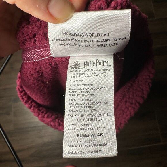 Harry Potter Sherpa Pajama Top Sweater Burgundy Hedwig Hogwarts Womens 2X - Picture 7 of 7